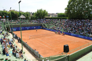 Primo torneo di tennis real estate Mabawa Ali per l'Africa